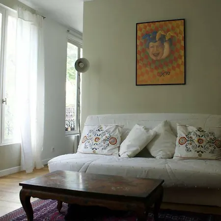 25 Rue Du Télégraphe *